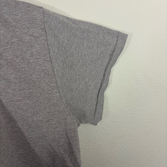 All in Motion Gray Crop Top Athletic Athleisure Running Work Out Sz XL Boxy Fit - Picture 6 of 7
